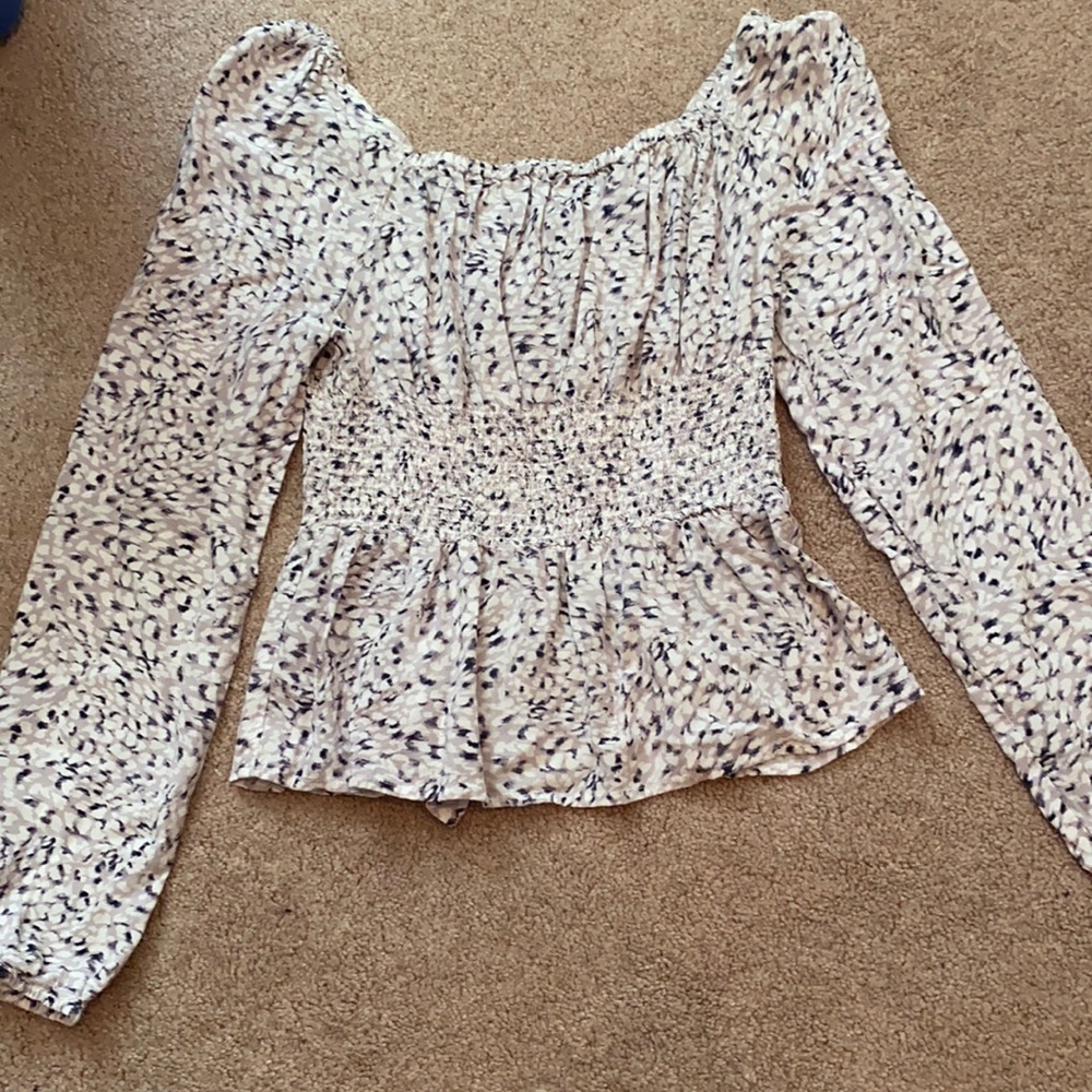 41. Not sleeve peplum style top